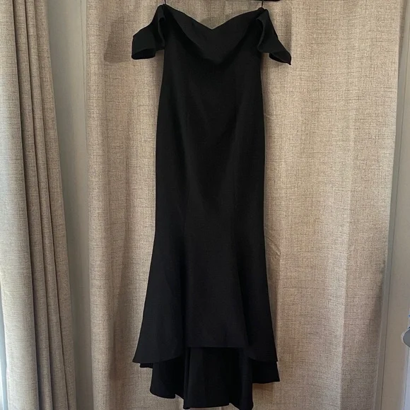 Likely Women’s Sunset Gown Off-Shoulder High-Low Evening Dress Black Size 4 - Picture 2 of 8